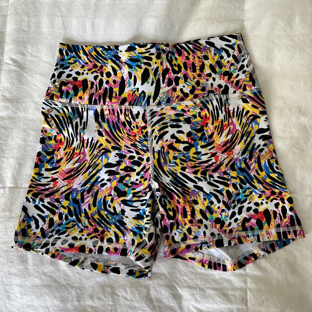 Fleo leopard true high contour shorts size M